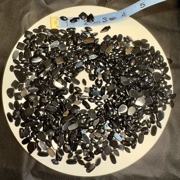 Large lot of faceted small black gemstones perfect for jewelry making - Picture 1 of 4